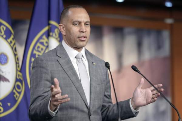 Hakeem Jeffries Was Asked to Provide Evidence of GOP Cuts to Medicaid. His Answer Was a Train Wreck.