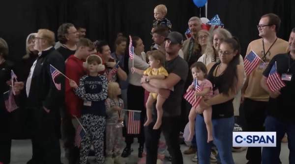 First Wave of White Afrikaner Refugees Arrives in U.S. Under Trump Program — No Gang Ties, Just Patriotic Families Fleeing Racial Persecution, Waving American Flags! (VIDEO)