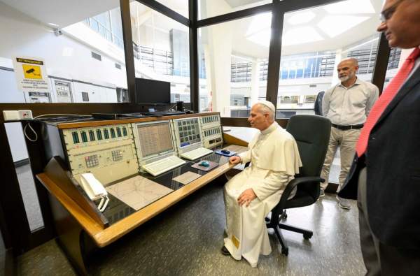 Pope Leo XIV visits Vatican Radio Transmission Center outside of Rome - Vatican News