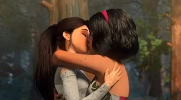 Teenage Lesbian Kiss in Netflix Kids’ Jurassic Park Cartoon Sparks More Outrage and Subscription Cancellations