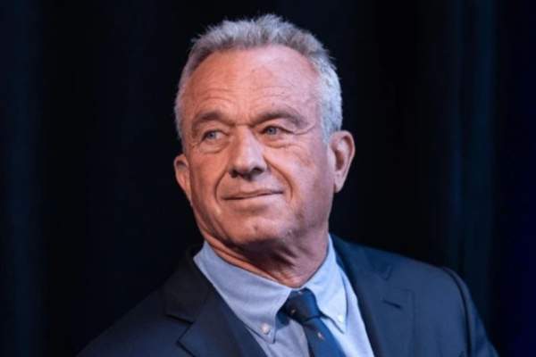 WAYNE ROOT: CHEMTRAILS: We All See It. We All Know It’s Happening. We’re All Concerned. We Want President Trump and RFK Jr. to Address This Crisis. And Then Ban the Chemtrails in Our Skies.