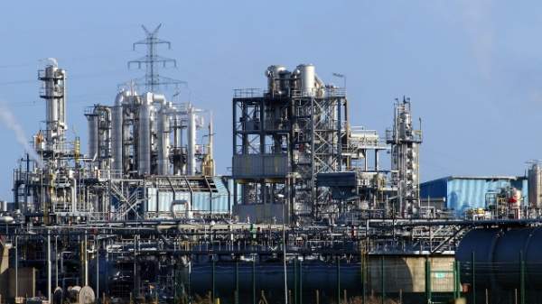 California’s refinery collapse threatens military readiness as foreign fuel dependence grows   – NaturalNews.com